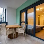 Central Suite Apartman *